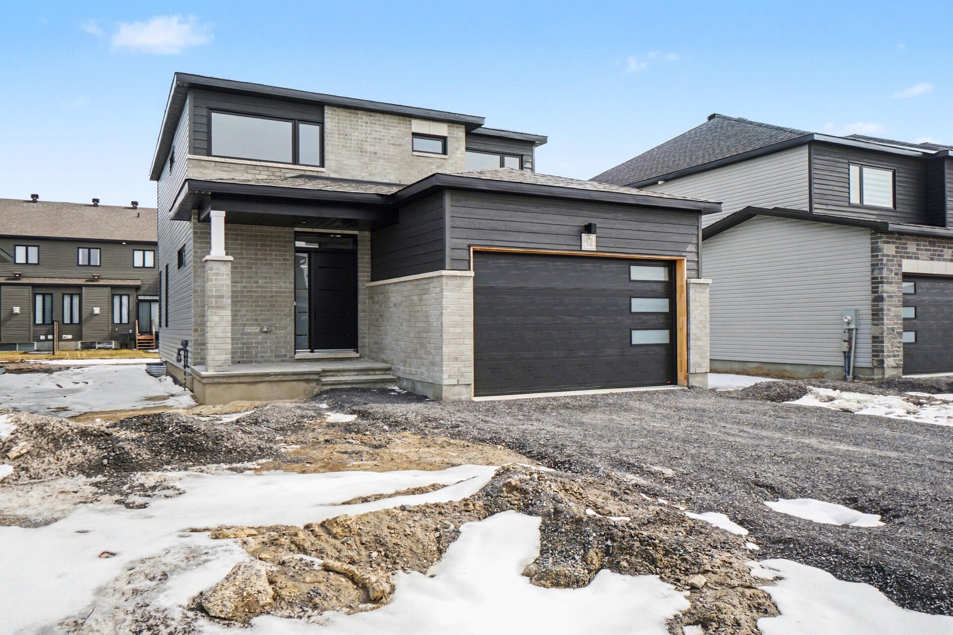 Front facade PST lot 17 - MLS size